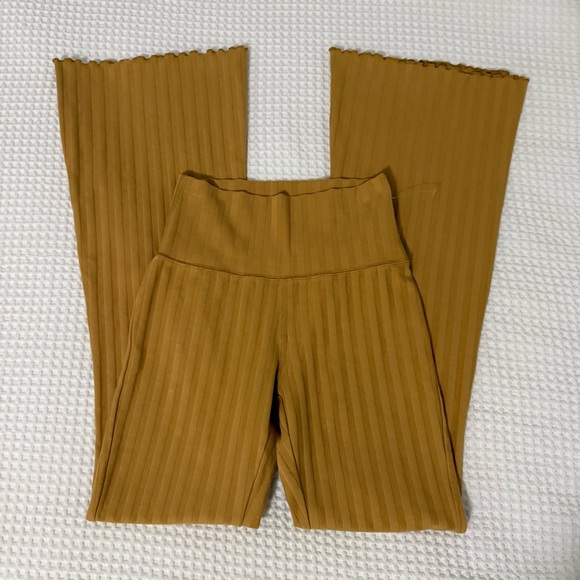 NWOT Offline by Aerie OG Highrise Flare leggings - Picture 5 of 6